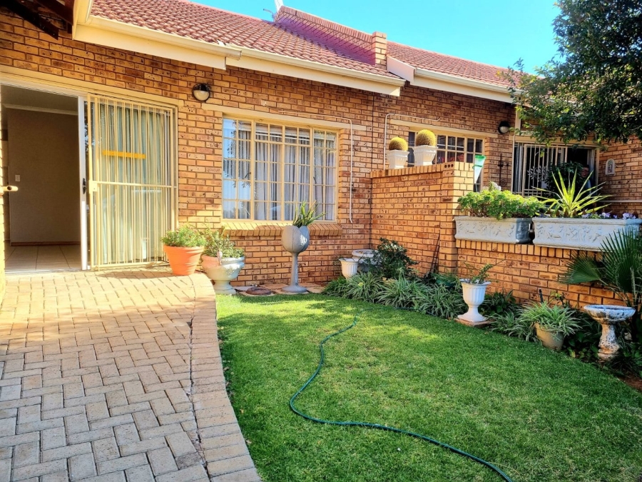 2 Bedroom Property for Sale in Minerva Gardens Northern Cape